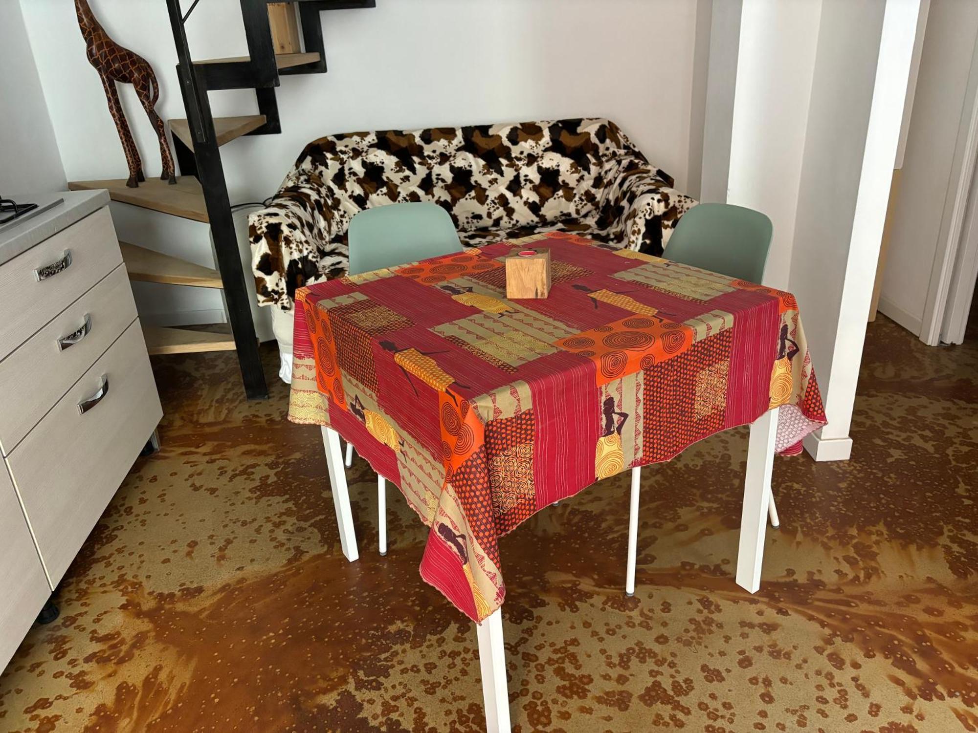 Friendly Africa Room Como Center 外观 照片