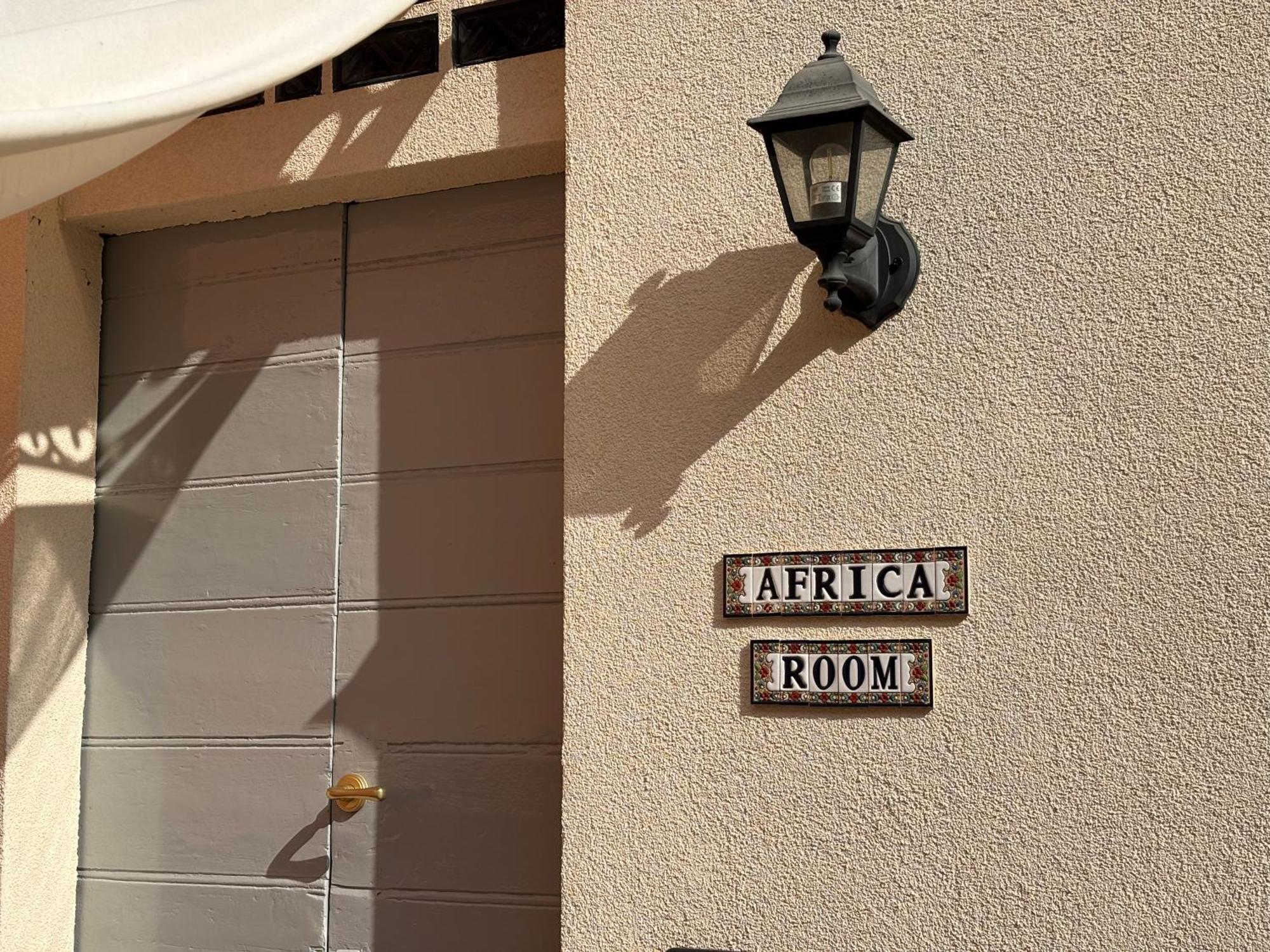 Friendly Africa Room Como Center 外观 照片